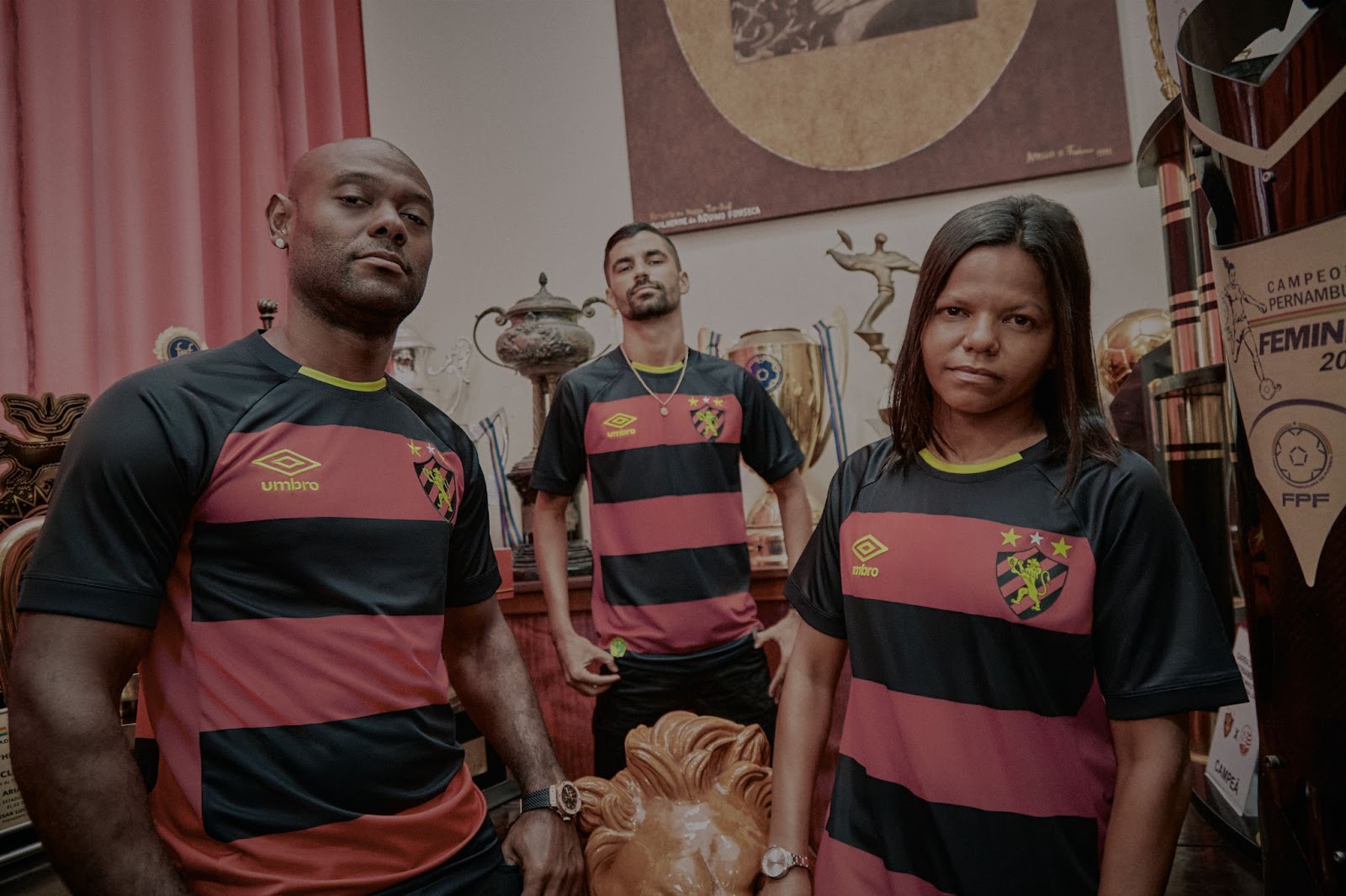 Umbro lança novos uniformes do Sport Recife celebrando os 15 anos da  conquista da Copa do Brasil - ABC da Comunicação