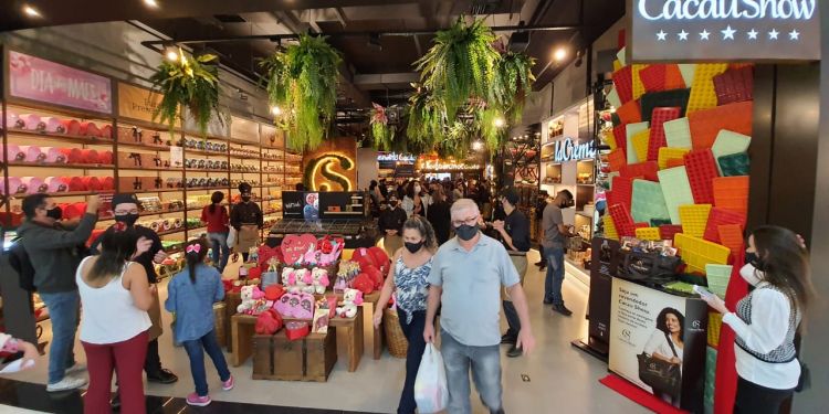 Cacau Show inaugura Super Store no Riopreto Shopping