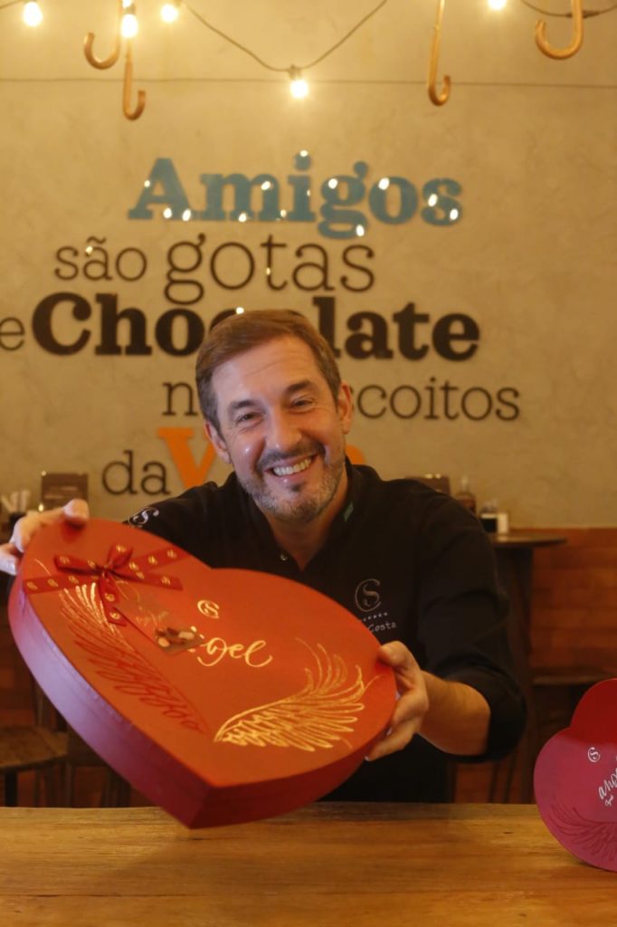 TIETÊ PLAZA INAUGURA A CACAU SHOW SUPER STORE - ABRASCE